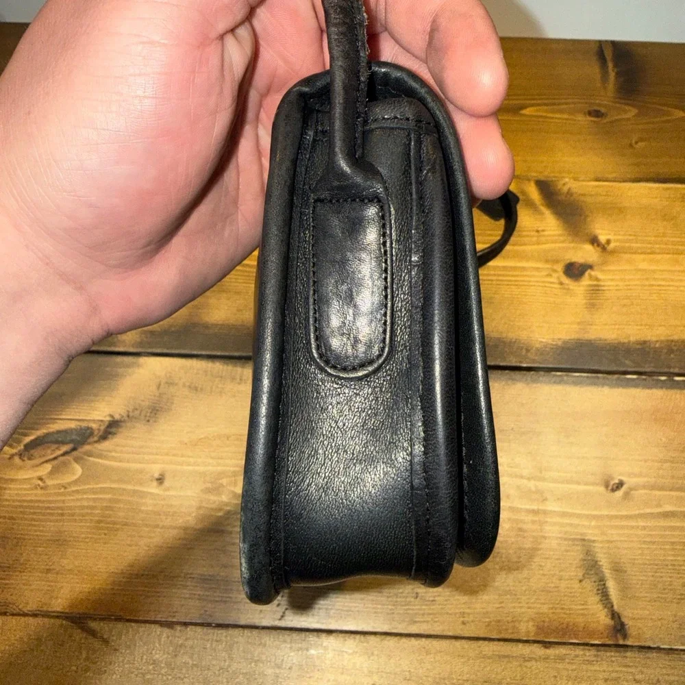 Vintage Coach Dinky NYC USA Black Leather Crossbody Bag + Original 1980s Inserts - Picture 5 of 13